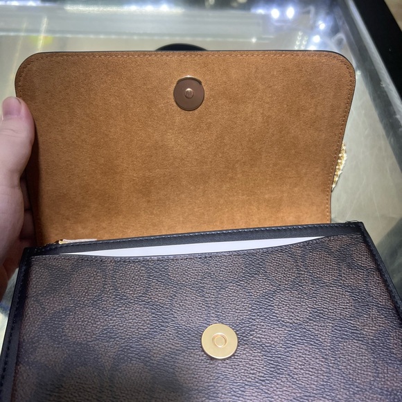 Coach Black Leather Shoulder Bag with Gold Chain - Picture 2 of 10